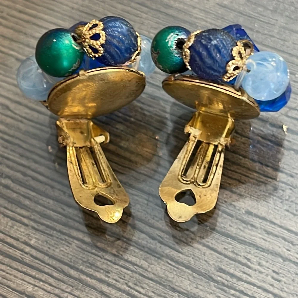 Vintage Shades of Blue Cluster Clip Earrings